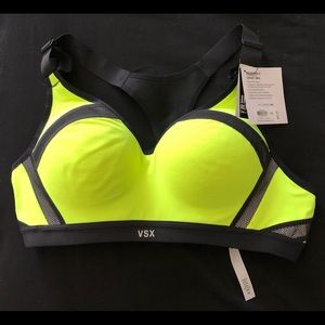 BNWT Victoria’s Secret Incredible Sport Bra 34B